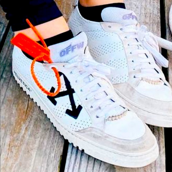 Off white low-top Women’s sneakers - Picture 1 of 1